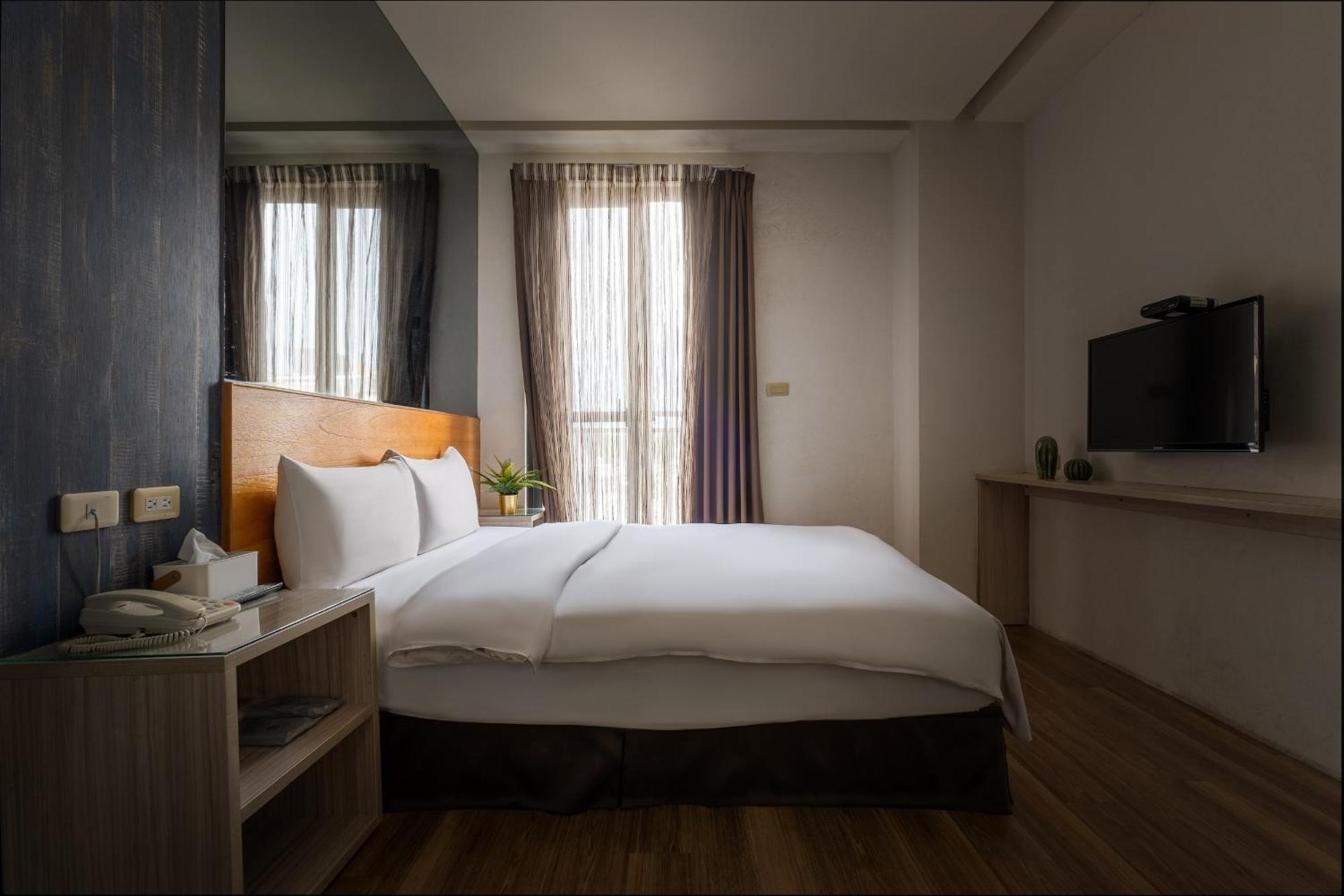 Check Inn Express Taichung Fuxing Hall 2 Экстерьер фото