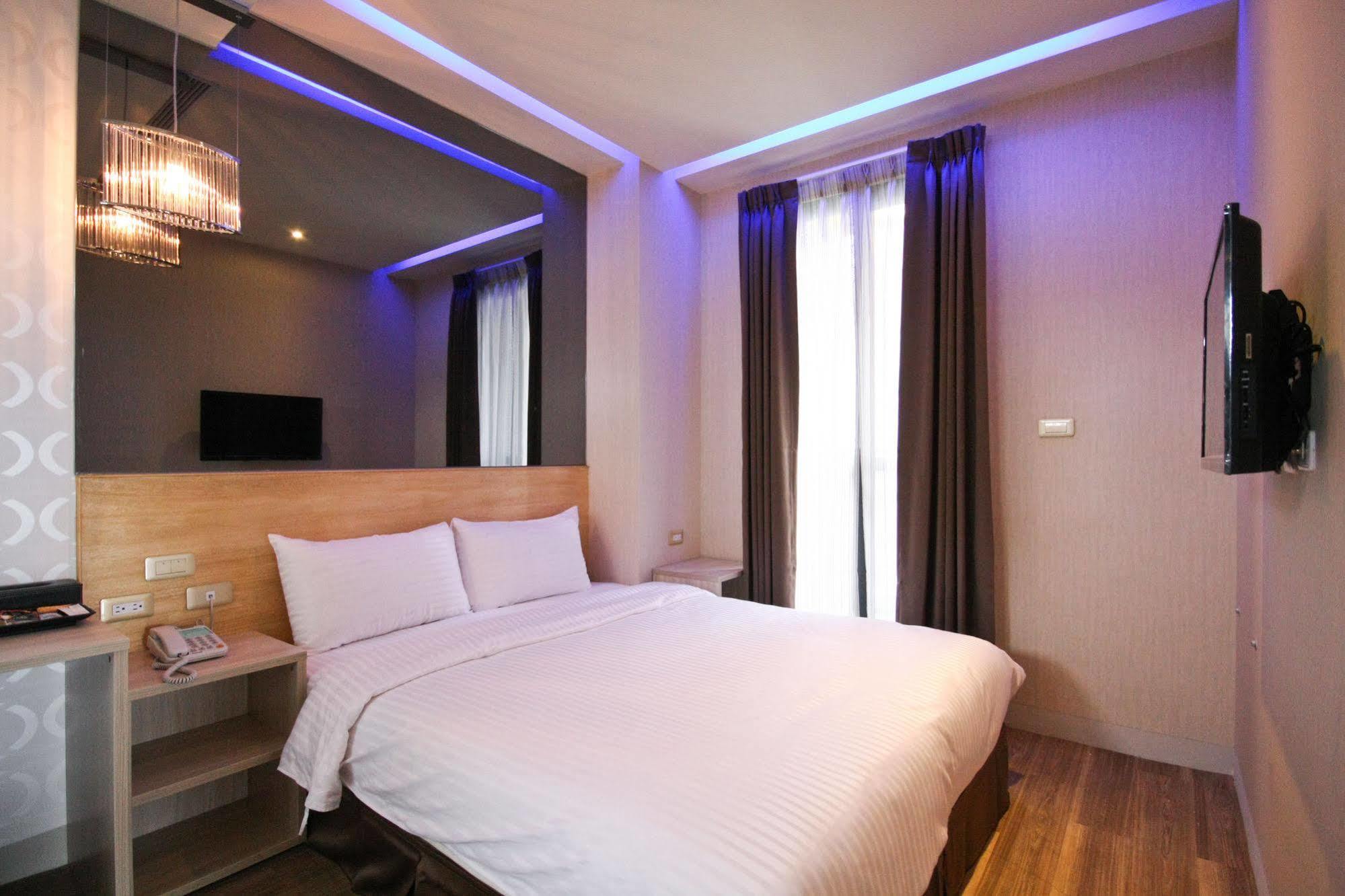 Check Inn Express Taichung Fuxing Hall 2 Экстерьер фото